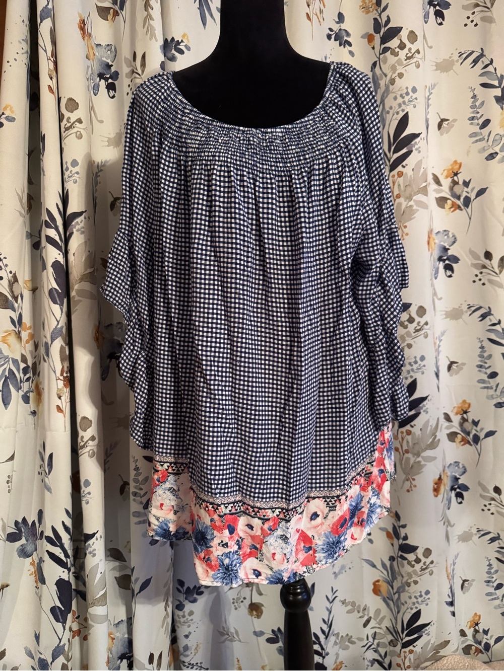 Ladies Terra & Sky Navy Gingham Tunic with Floral Hem Size 1X 16W 18W B17